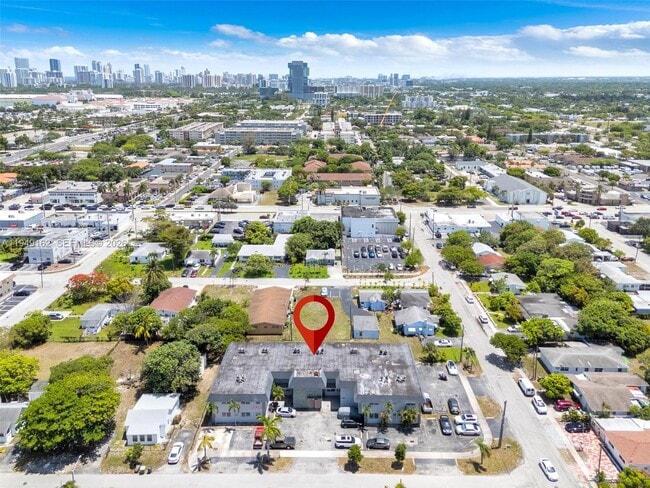 Building Photo - 300 NE 1st Ct