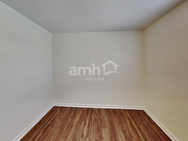 Building Photo - 601 Scotland Dr