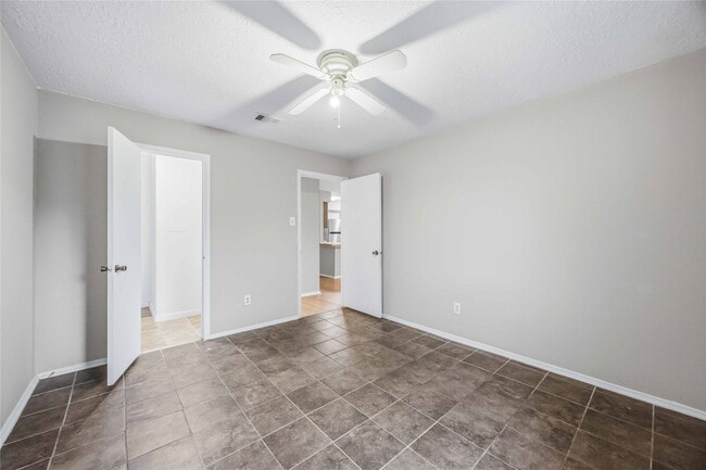 Building Photo - 16702 Quail Meadow Dr