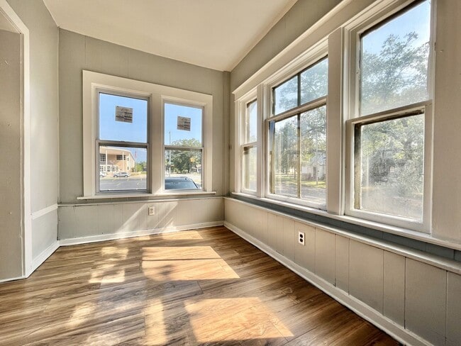 Building Photo - 2513 Sanford St