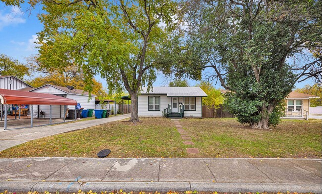 Building Photo - Cutest rental home in Olmos Park!