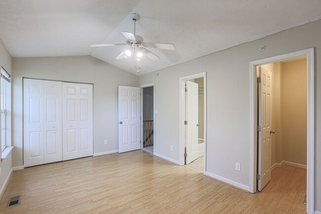 Building Photo - 117 Heron Ct