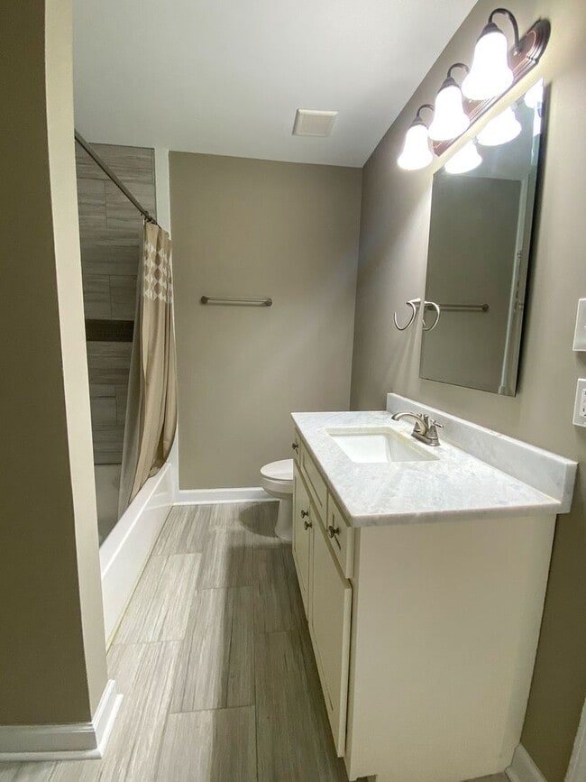 Building Photo - Nicely updated home in High Point Terrace