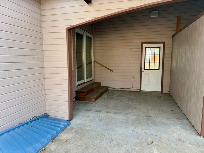 Building Photo - 3351 35th St