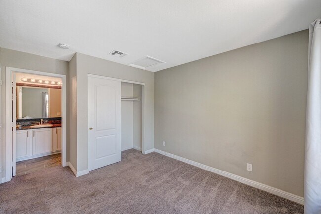 Building Photo - One-of-A-Kind 2 Story, 3 Bedroom with 3 Full Baths Home in the Heart of Summerlin!