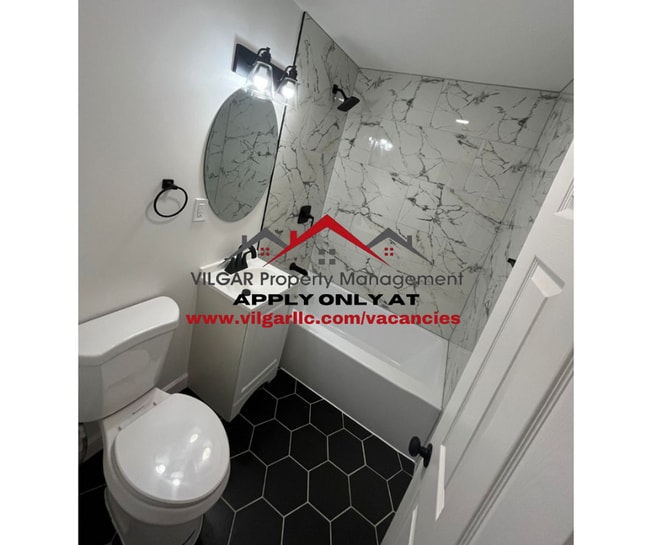 Building Photo - 4 full bedrooms, 1 full bathroom home in H...
