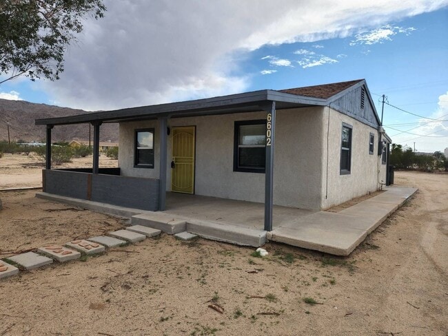 Primary Photo - ***COMING SOON***Cute 2 Bedroom 1 Bath Home