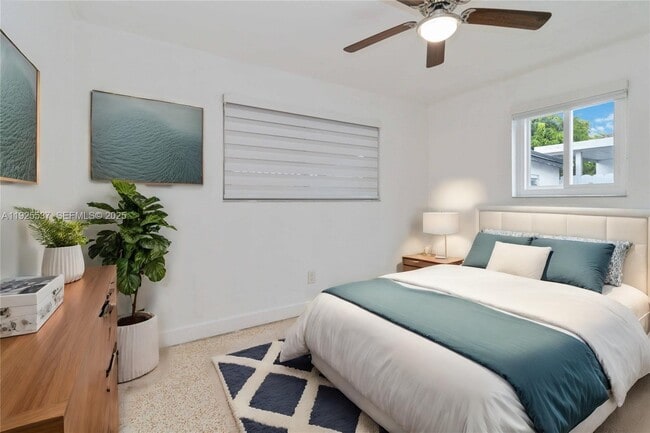 Building Photo - 2401 SW 31st Ave