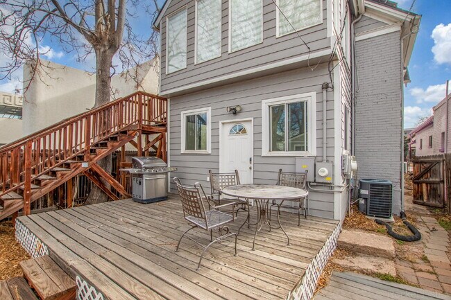 Building Photo - Lovely Victorian duplex for rent 2 bed / 1 bath