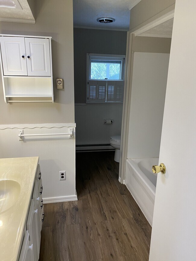 Building Photo - Huntington Hill Apartments