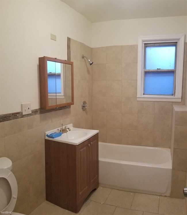 Building Photo - 19 Philip Pl