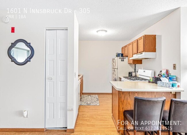 Building Photo - 1601 N Innsbruck Dr