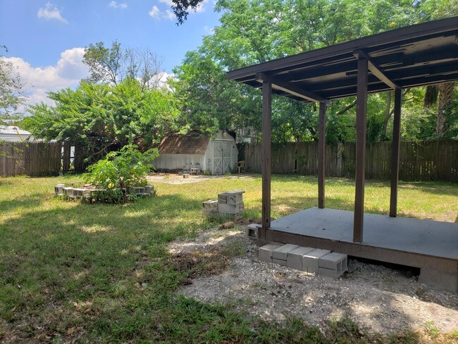 Building Photo - 1307 Josephine St