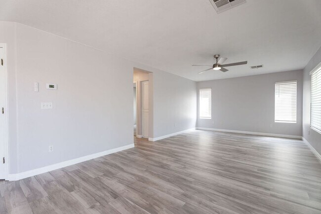 Building Photo - 1109 Devon Downs Ave
