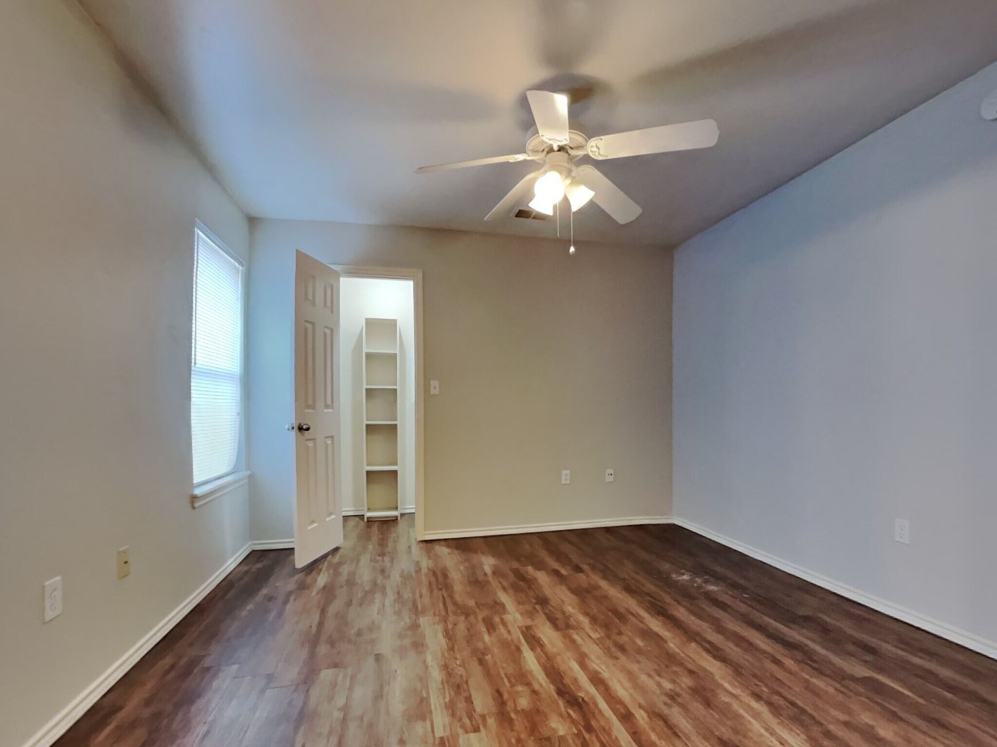 Building Photo - 522 N Brentwood Ave