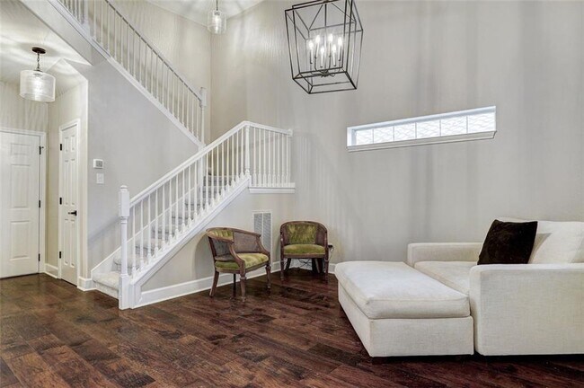 Building Photo - 30389 Ledgemont