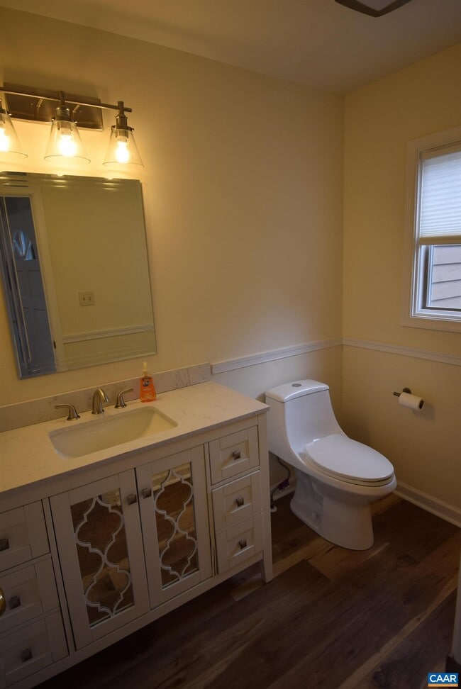 Building Photo - B3 Marina Point