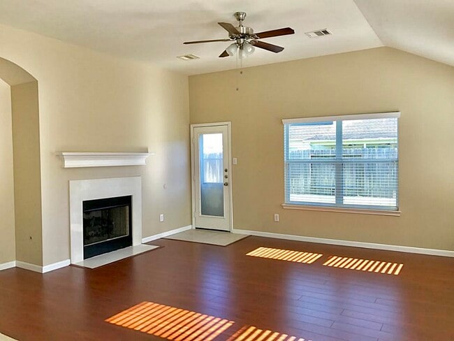 Building Photo - 30318 Emerson Creek Dr