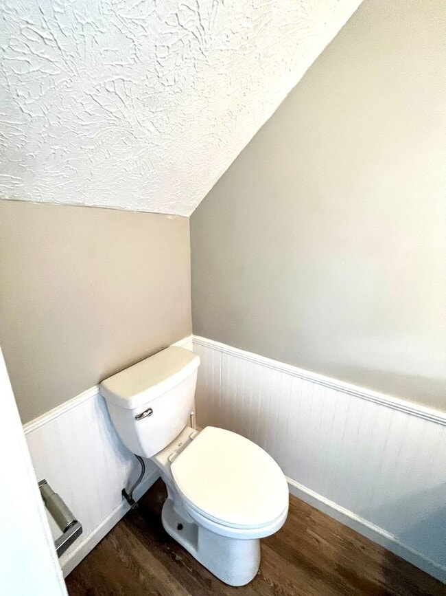 Building Photo - Cute 2-bedroom 1.5 bath townhome completely updated and only minutes from TAFB