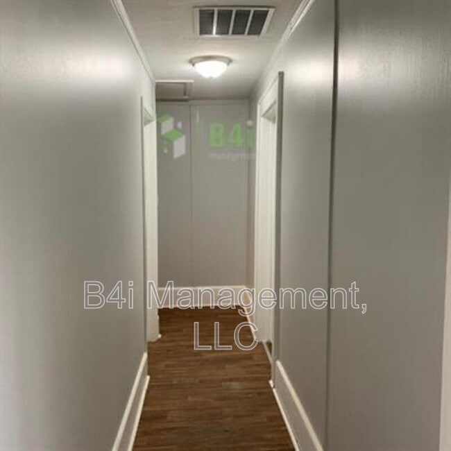 Building Photo - 1123 Drewery Ave