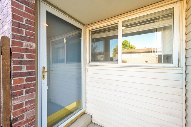 Building Photo - 8003 Wolff St