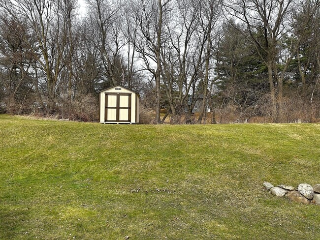 Building Photo - 482 Fox Ln