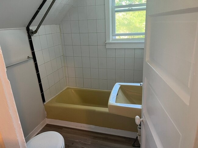 Building Photo - 69 Beacon Park