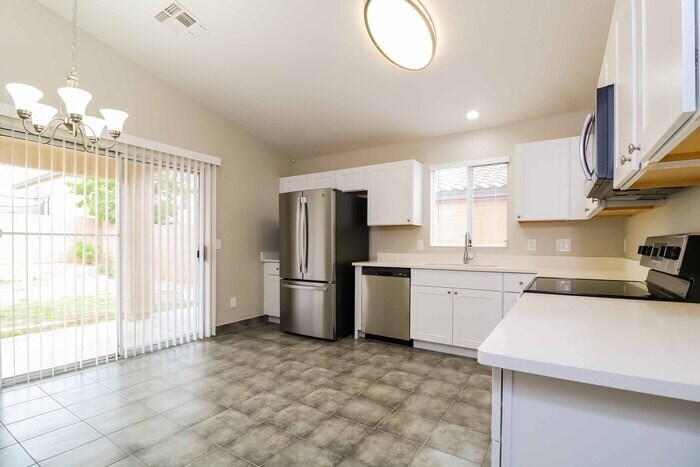 Building Photo - 12114 W Aster Dr