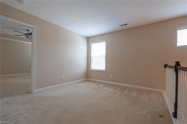 Building Photo - 302 Milton Ct