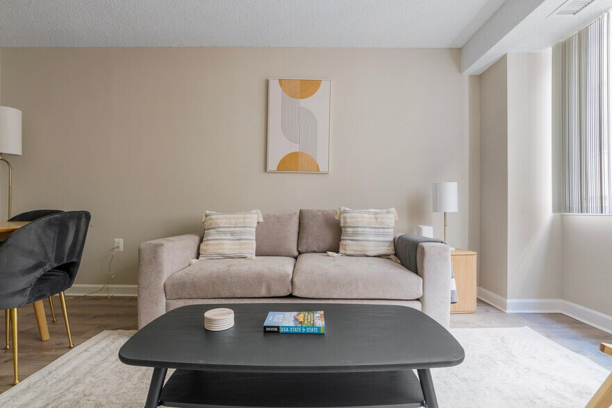 Building Photo - 2140 L St NW