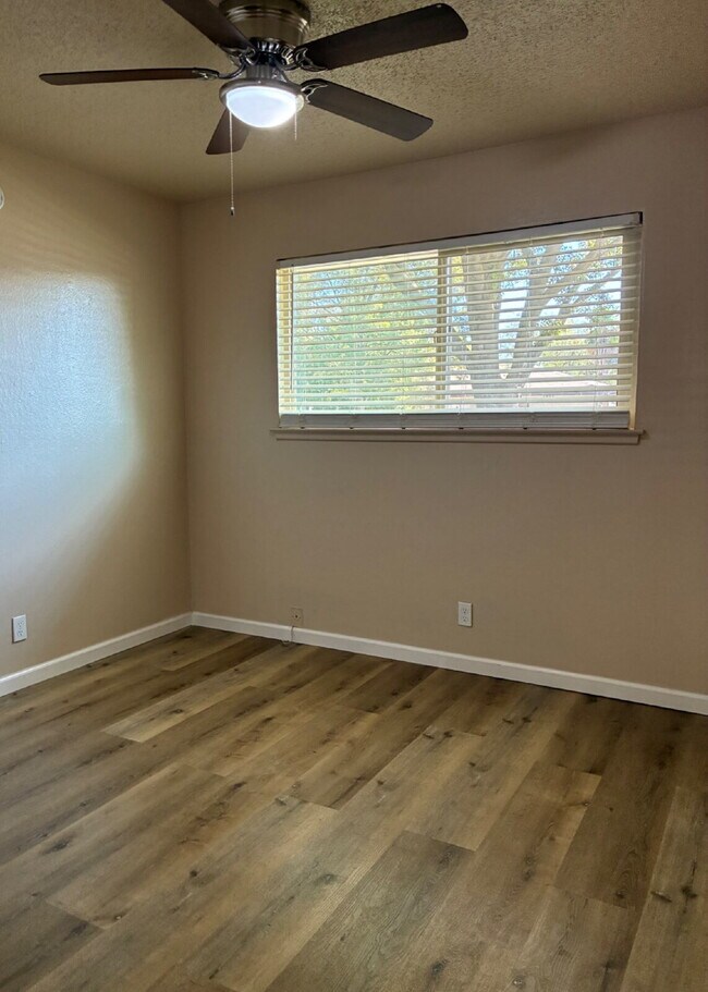 Building Photo - 2653 Agnes Way