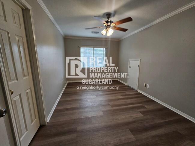 Building Photo - Elegant Living & Modern Comfort in Lexington Creek