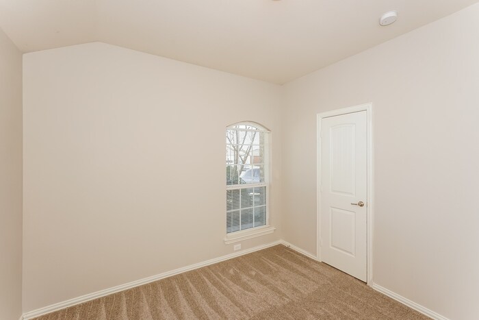 Building Photo - 2113 Natchez Dr