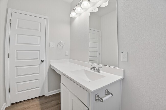 Building Photo - 2615 Ryon Falls Dr