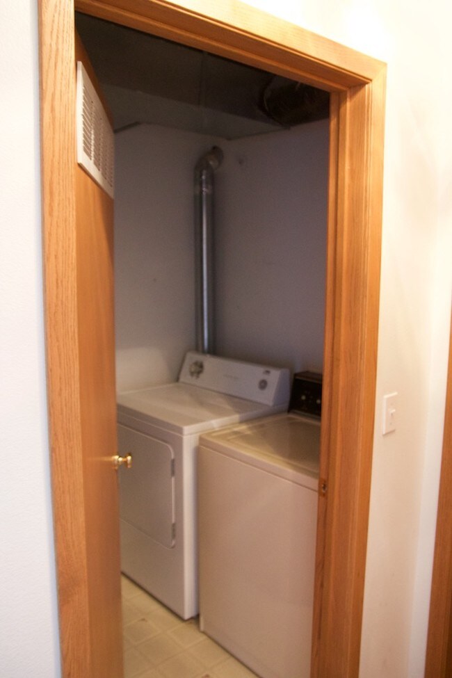 Building Photo - 2050 Keokuk St