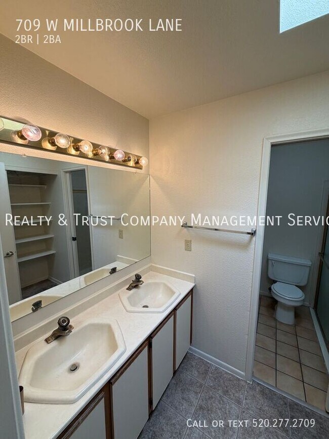 Building Photo - 709 W Millbrook Ln