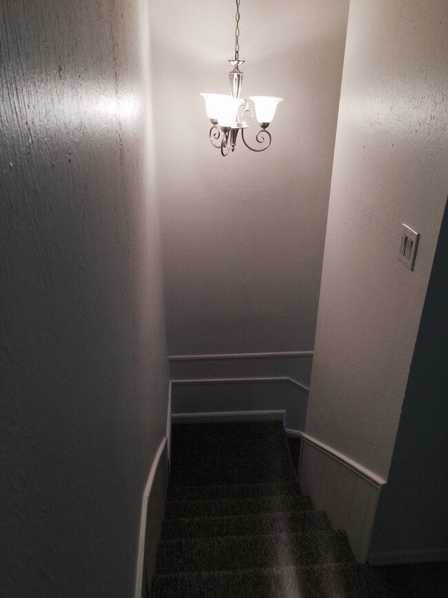 Building Photo - ALL Appliances Included!!! Gorgeous 2 Bedroom 1.5 Bathroom Townhouse w/ Swimming Pool on site!!