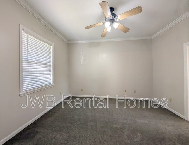 Building Photo - 4445 Irvington Ave