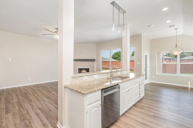 Building Photo - 1817 Eastfork Ln
