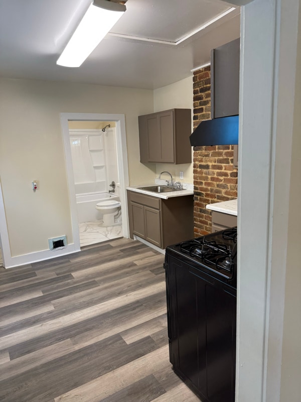 Building Photo - 2326 Lapeyrouse St