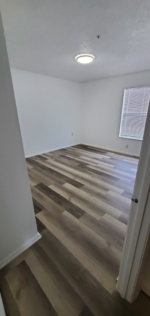 Building Photo - 5271 Images Cir