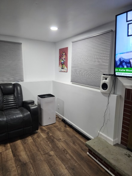 Building Photo - 262 Jamestown Terrace