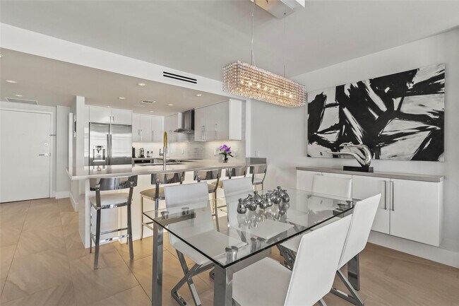 Building Photo - 800 SE 20th Ave