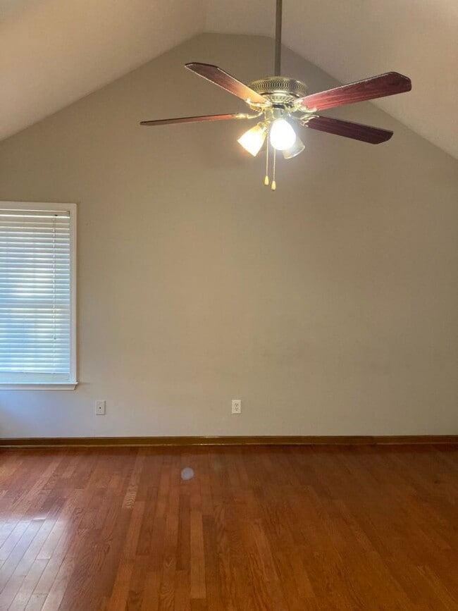 Building Photo - Hickory Highland 3 Bedroom Home No HOA