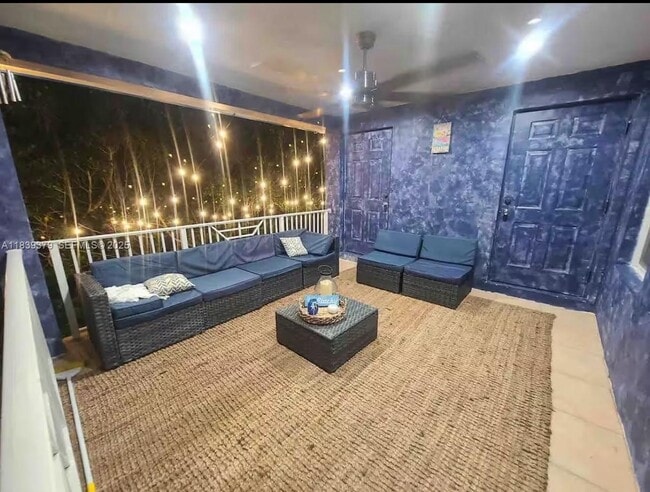 Building Photo - 350 Hazel St