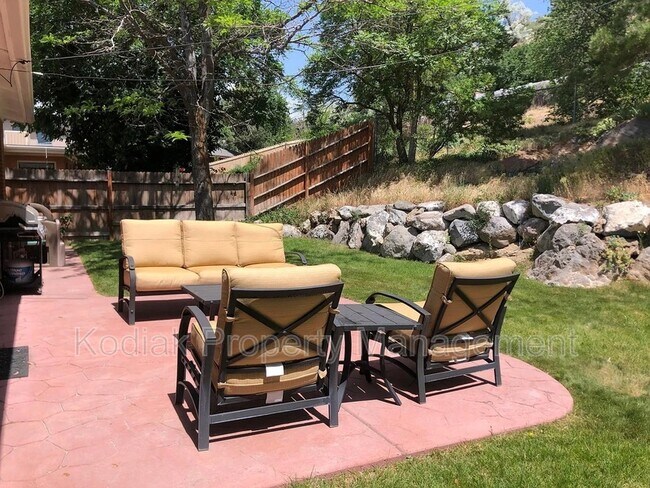 Building Photo - 3397 Eastwood Dr