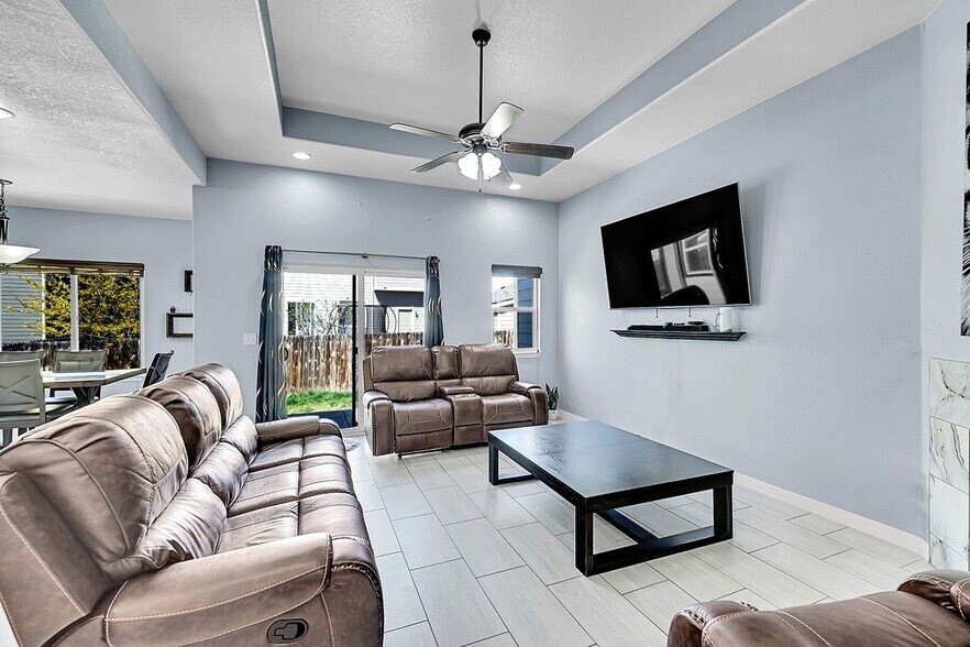 Building Photo - 6829 Juniper Ct