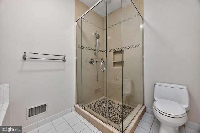 Building Photo - 563 Gramercy Ln