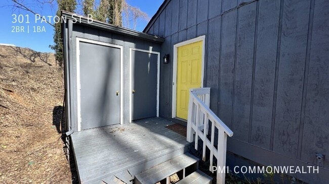 Building Photo - 301 Paton St