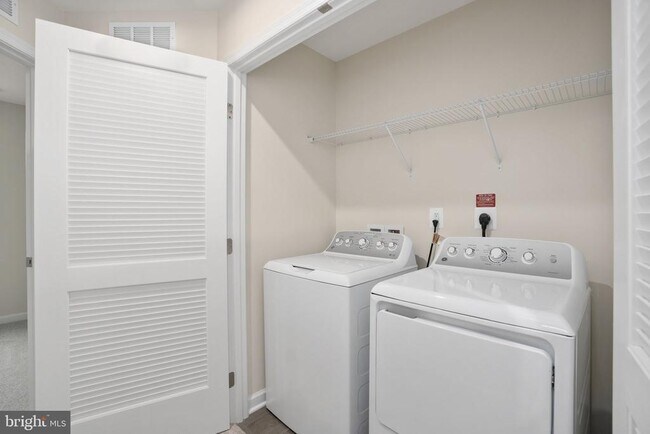 Building Photo - 7263 Congressional Cir